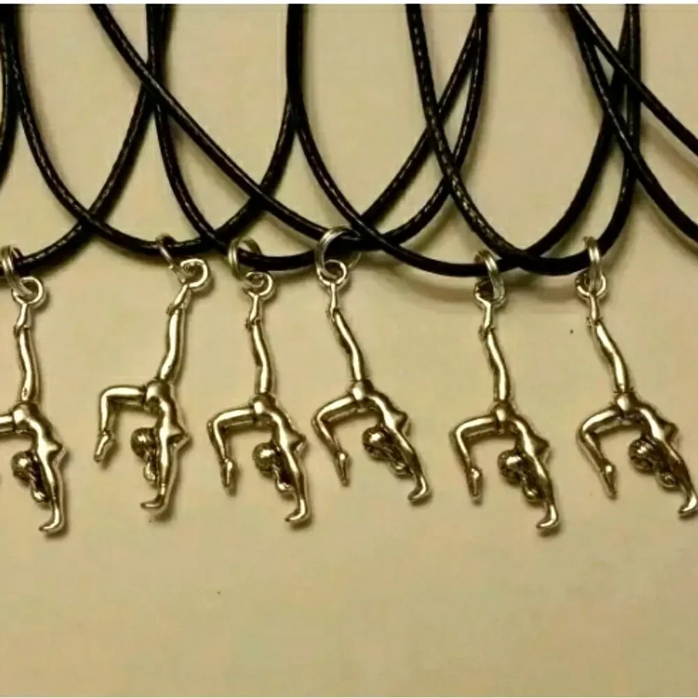 GYMNASTS GYMNASTICS Party Favors Necklaces 10